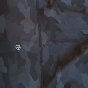 Lululemon Wonder under leggings